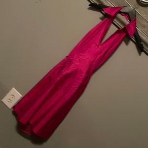 Moda Internacional Magenta satin finish 100% silk
Size 2 never used.